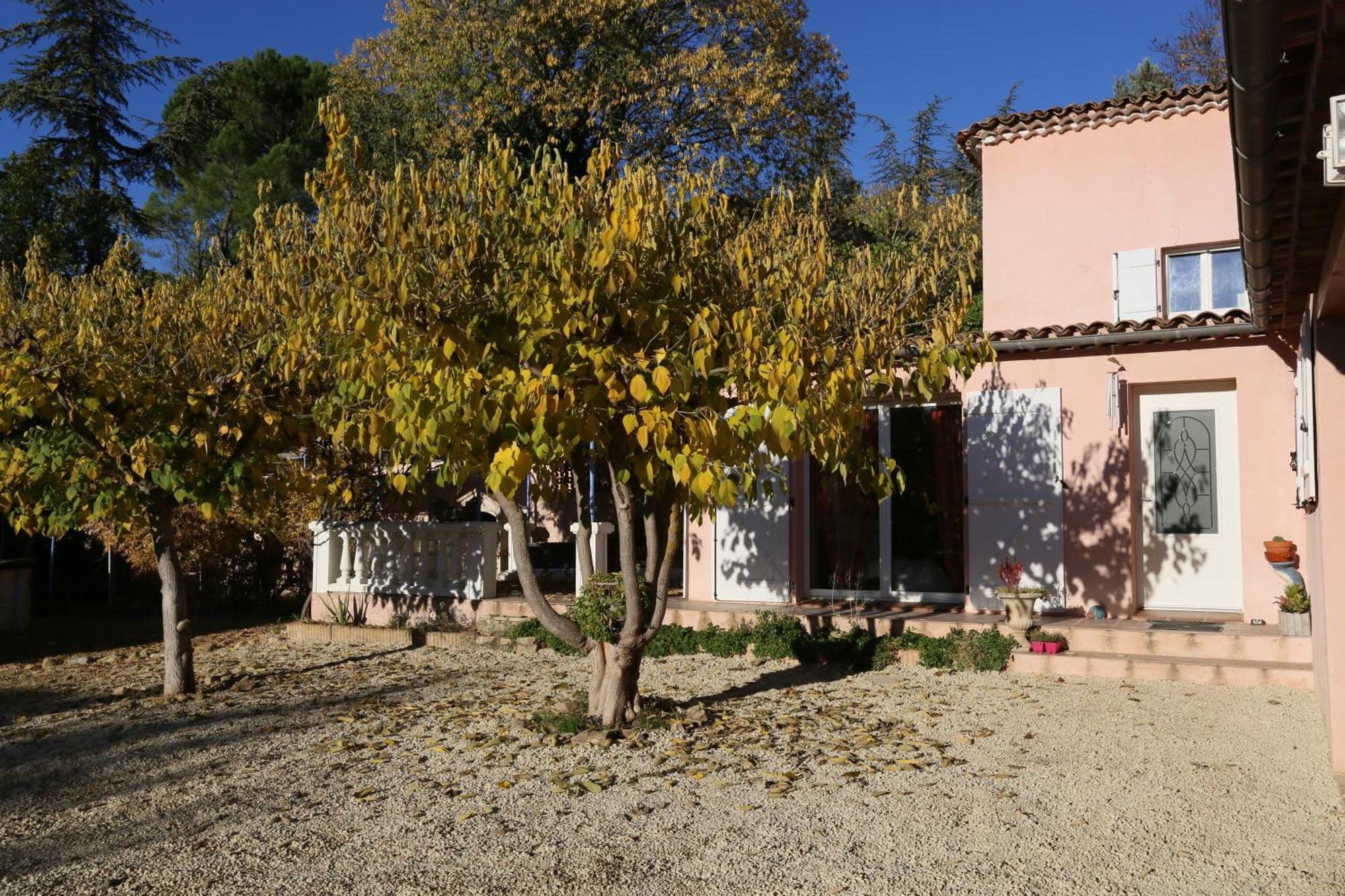 Bed and Breakfast Au Nid De Mes Anges Entrecasteaux Esterno foto