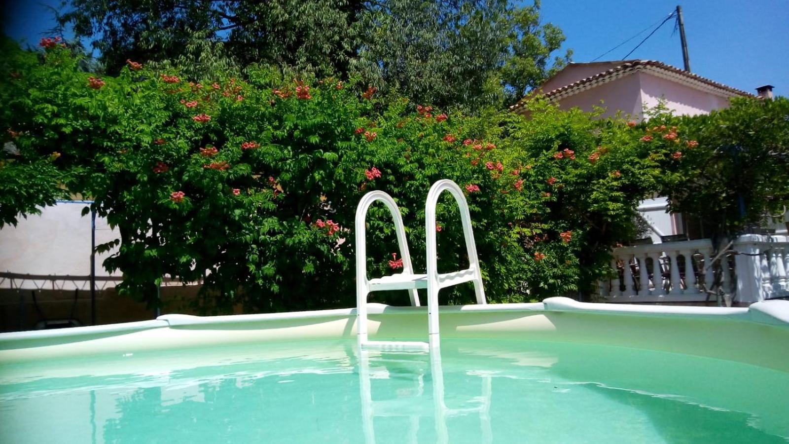 Bed and Breakfast Au Nid De Mes Anges Entrecasteaux Esterno foto