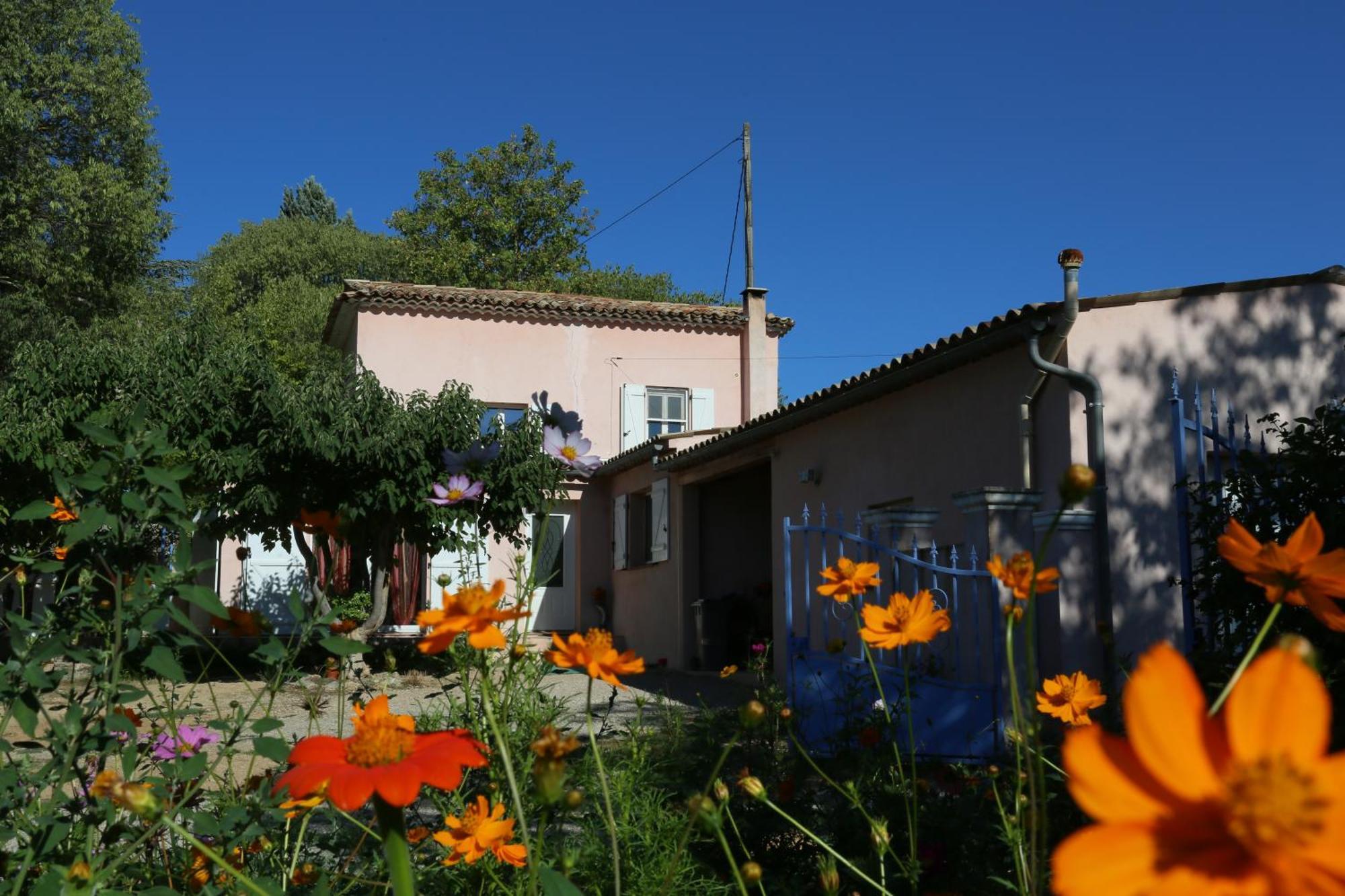 Bed and Breakfast Au Nid De Mes Anges Entrecasteaux Esterno foto